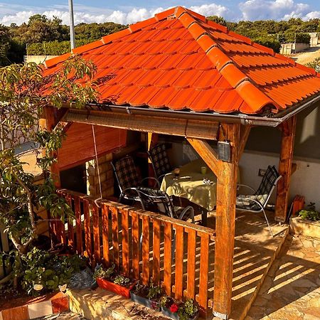 Apartmani Trupeljak มันเดร ภายนอก รูปภาพ
