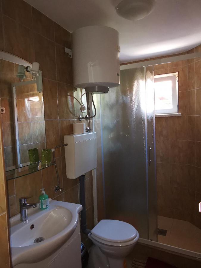 Apartmani Trupeljak มันเดร ภายนอก รูปภาพ