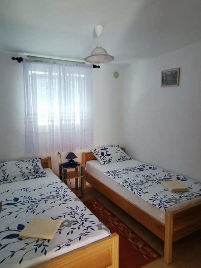 Apartmani Trupeljak มันเดร ภายนอก รูปภาพ