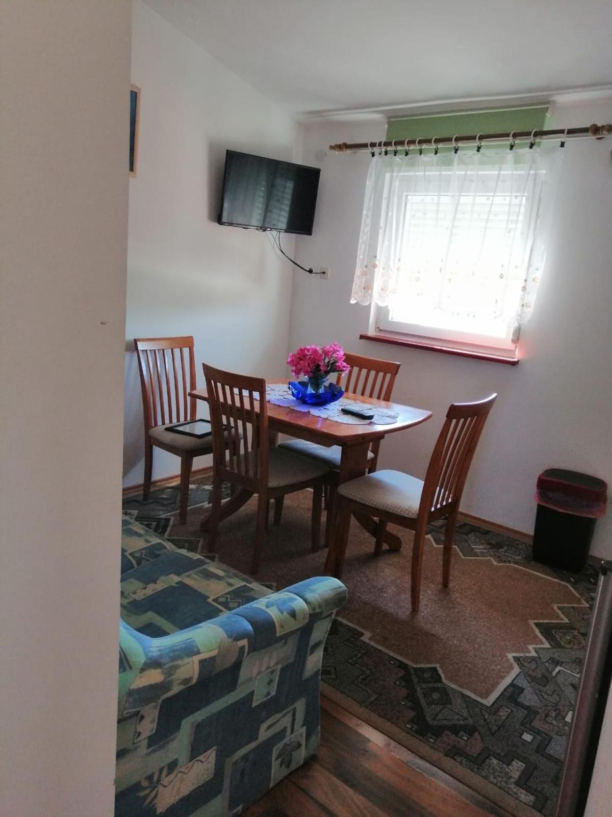 Apartmani Trupeljak มันเดร ภายนอก รูปภาพ