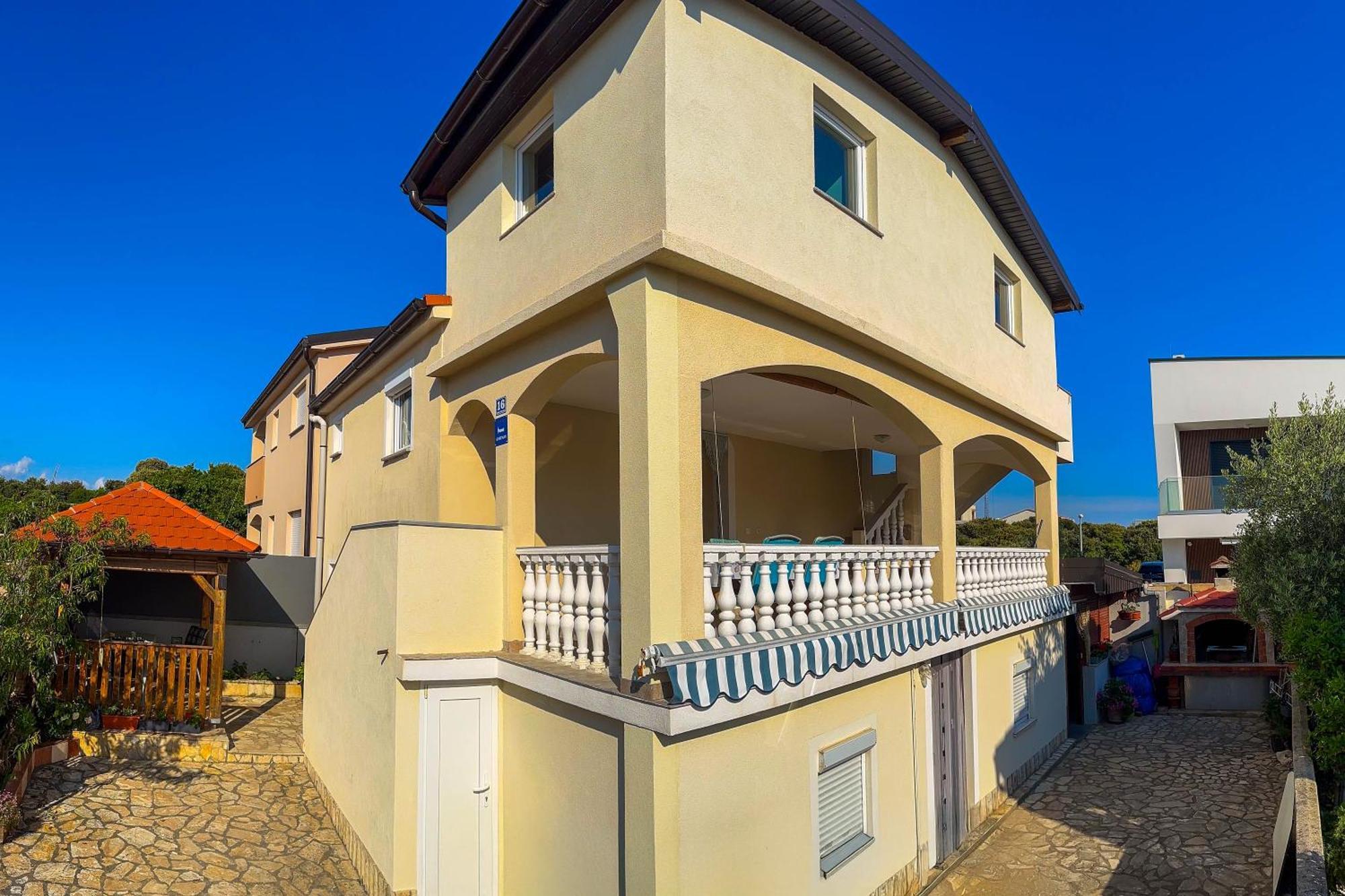 Apartmani Trupeljak มันเดร ภายนอก รูปภาพ