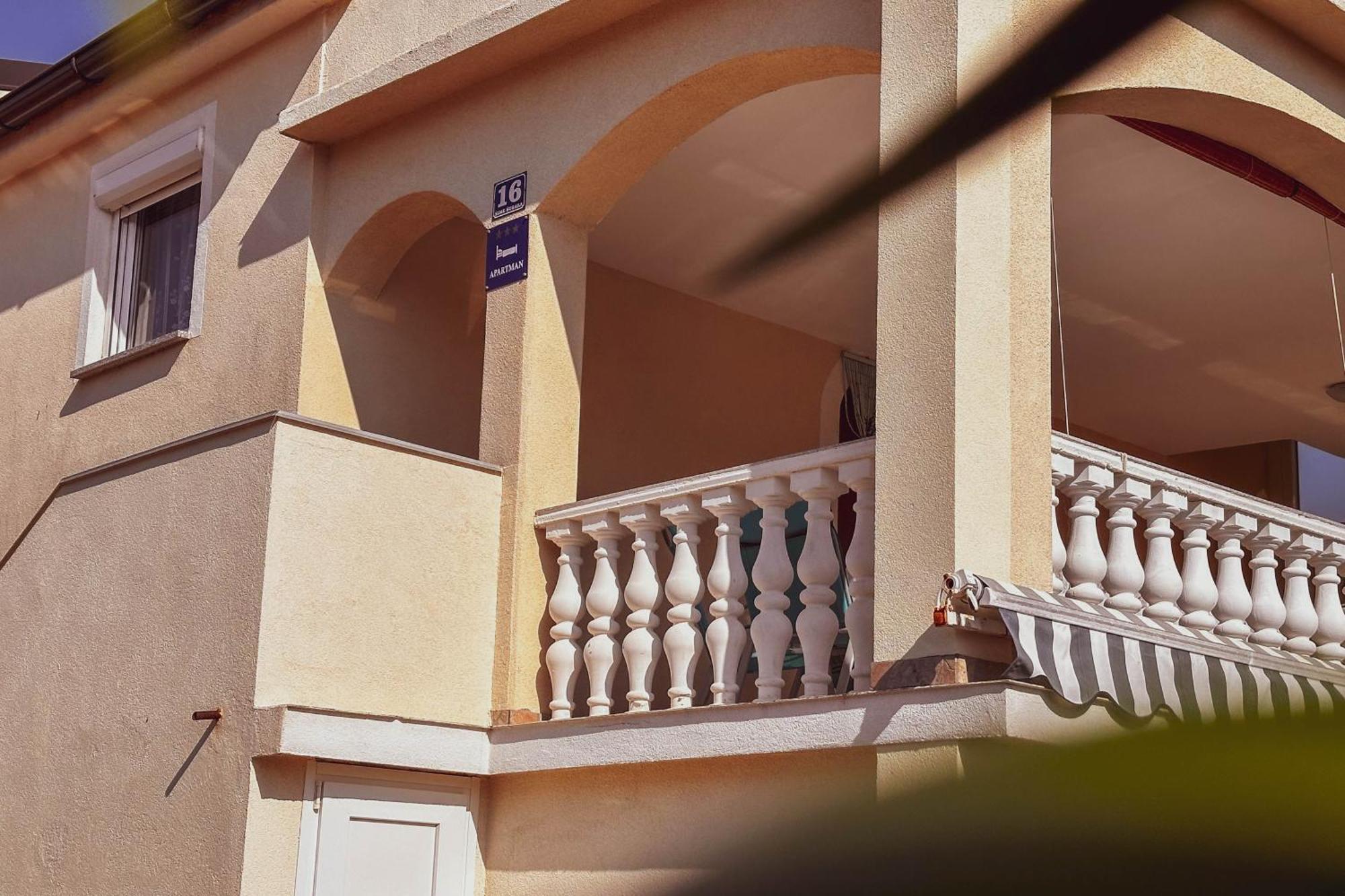 Apartmani Trupeljak มันเดร ภายนอก รูปภาพ