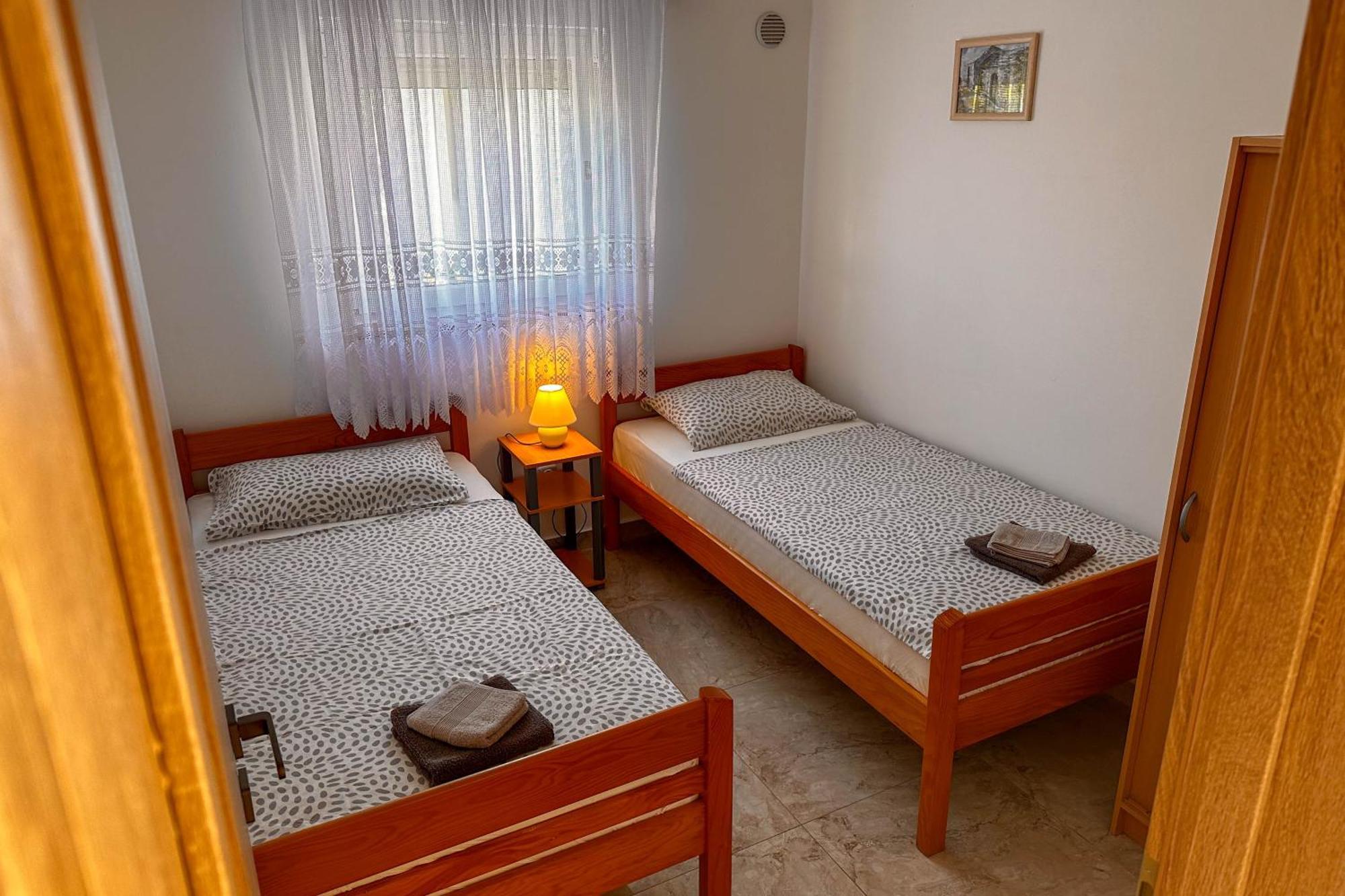 Apartmani Trupeljak มันเดร ห้อง รูปภาพ